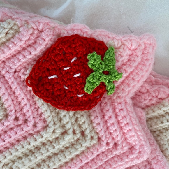 Pink & White Crochet Baby Blanket - Like New Condition - Picture 2 of 6